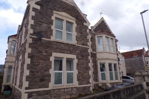 Exterior of a Victorian 1 bedroom flat to rent in Weston-super-Mare.
