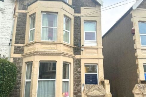 Exterior of a Victorian 1 bed property to rent in Weston Super Mare.