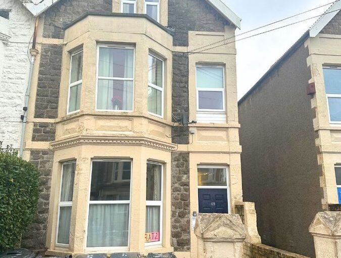 Exterior of a Victorian 1 bed property to rent in Weston Super Mare.