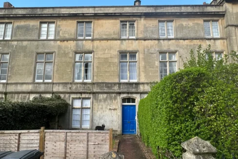 The exterior of 1 bed flat to rent in Weston-Super-Mare town centre, with front yard area.
