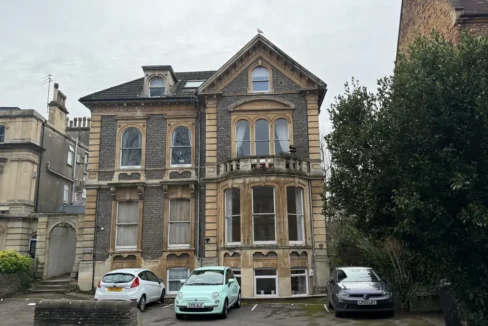 The exterior of a a 2-bedroom flat for rent in Clifton, Bristol, with off-street parking.